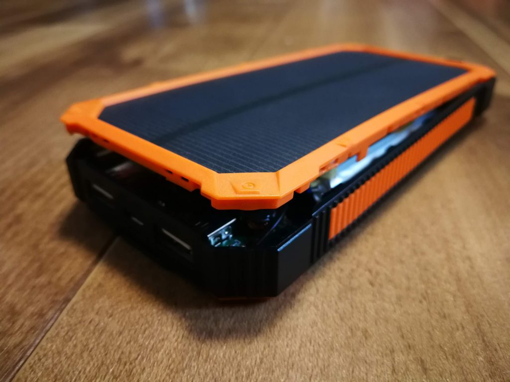 バッテリーが膨張した写真